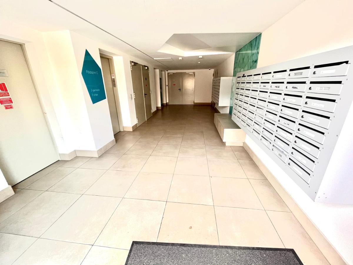 Marina Garden Appartement Boedapest Buitenkant foto